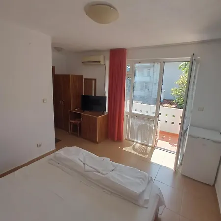 ゲストハウス Kolevi ロゼネッツ